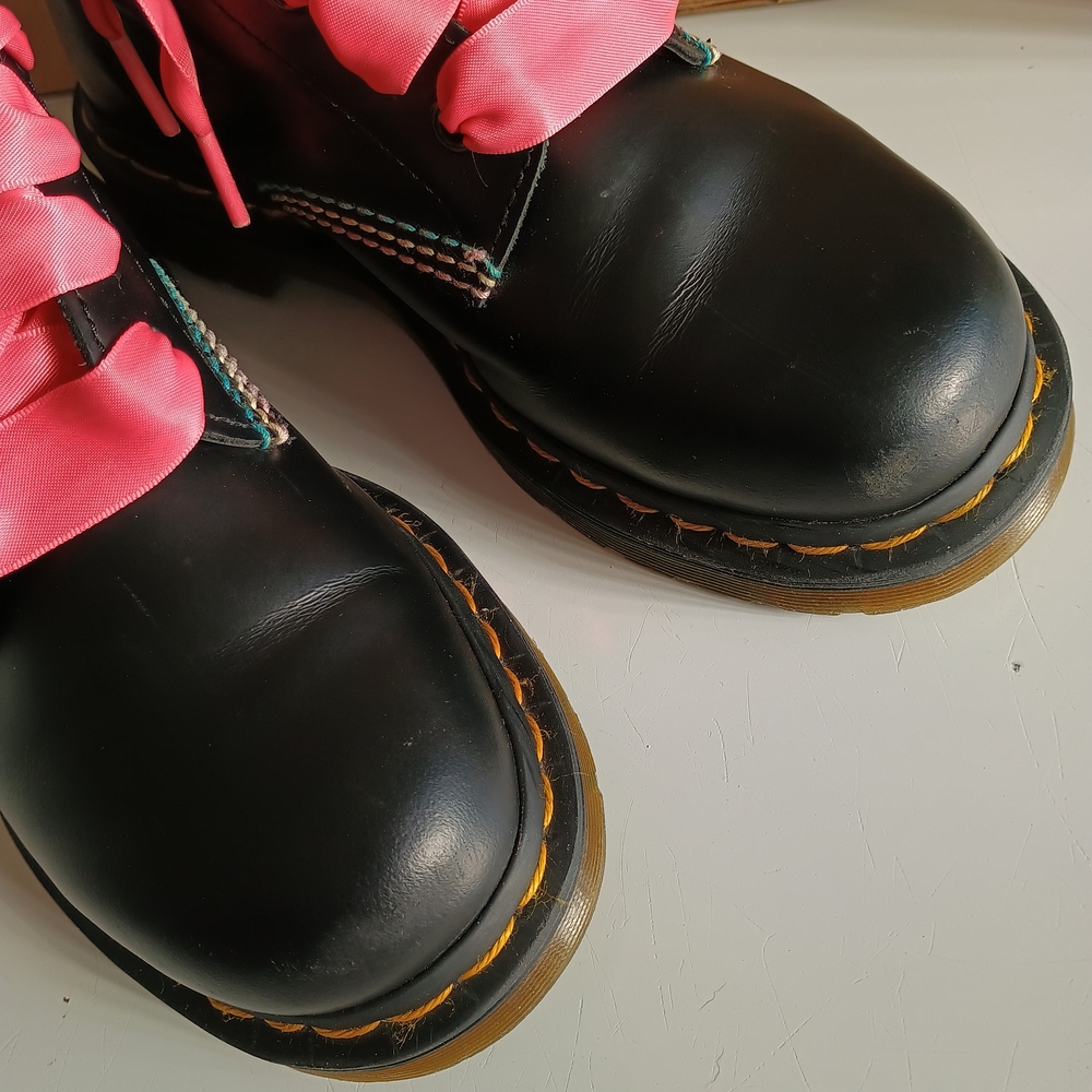 ๐ป CUTE CORE ๐ป Dr Martens, Sz 5, Hello Kitty & Friends rugged sole boots, HK&F - Picture 6 of 16
